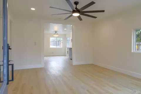 Living - 2711 Mark West Station Rd, Windsor, CA 95492 photo 3 of 7