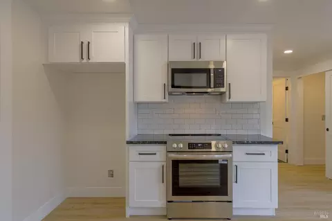 Kitchen - 2711 Mark West Station Rd, Windsor, CA 95492 photo 7 of 7