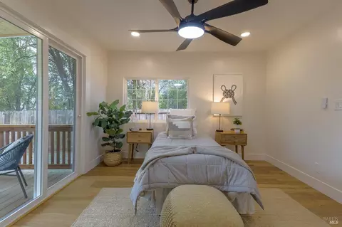 Bedroom - 2711 Mark West Station Rd, Windsor, CA 95492 photo 4 of 9