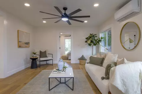Living - 2711 Mark West Station Rd, Windsor, CA 95492 photo 2 of 7