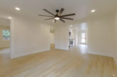 Living - 2711 Mark West Station Rd, Windsor, CA 95492 photo 5 of 7