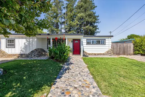 959 San Clemente Dr, Santa Rosa, CA 95404