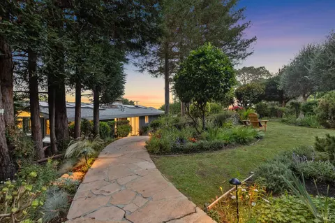295 Crown Rd, Kentfield, CA 94904