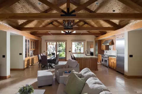 1636 Abramson Rd, Santa Rosa, CA 95401