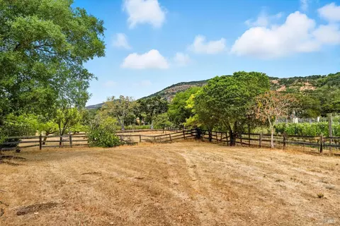 Exterior - 4295 E 3rd Ave, Napa, CA 94558 photo 7 of 15