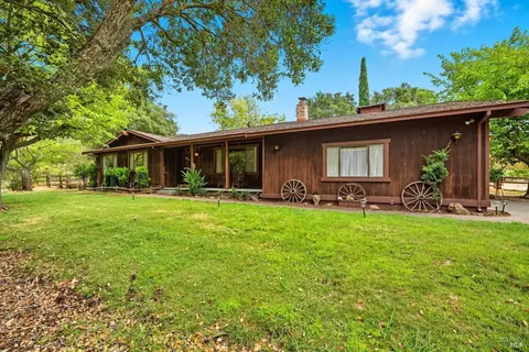 4295 E 3rd Ave, Napa, CA 94558