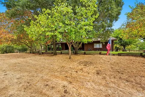Exterior - 4295 E 3rd Ave, Napa, CA 94558 photo 4 of 15