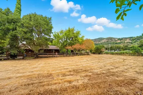 Exterior - 4295 E 3rd Ave, Napa, CA 94558 photo 6 of 15