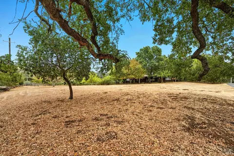 Exterior - 4295 E 3rd Ave, Napa, CA 94558 photo 13 of 15