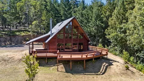 9440 Ravens Pike Rd, Boonville, CA 95415
