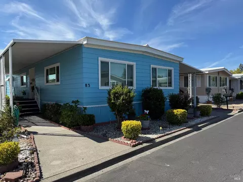 83 Somerset Dr, Santa Rosa, CA 95401
