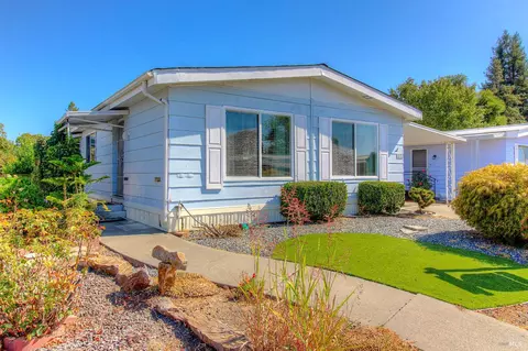 213 Monarch Ct, Santa Rosa, CA 95401