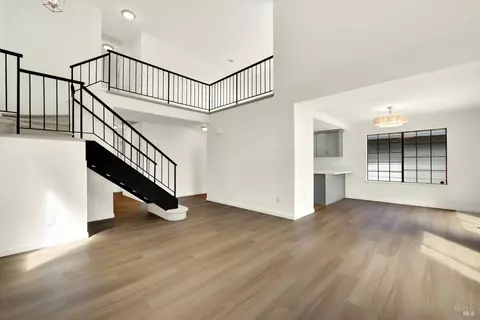 Living - 260 Neptunes Ct, Vallejo, CA 94591 photo 3 of 6