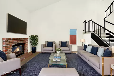 Living - 260 Neptunes Ct, Vallejo, CA 94591 photo 4 of 6