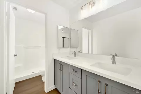 Bath - 260 Neptunes Ct, Vallejo, CA 94591 photo 3 of 4
