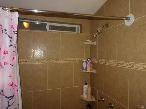 212 Valencia Dr, Fairfield, CA 94533 photo 32