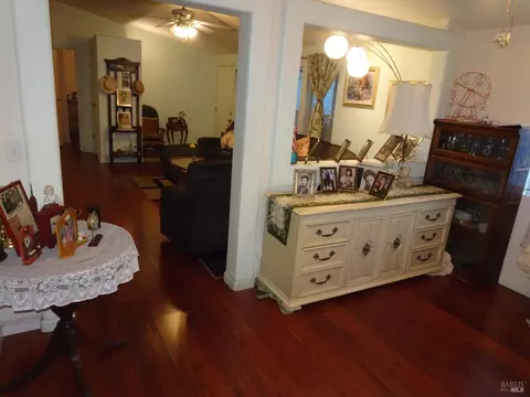 212 Valencia Dr, Fairfield, CA 94533 photo 3