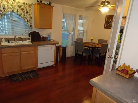 212 Valencia Dr, Fairfield, CA 94533 photo 17