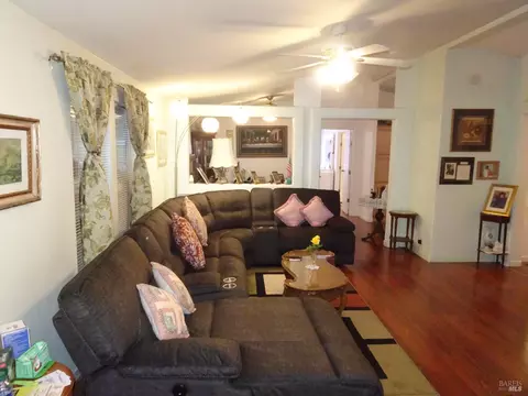 212 Valencia Dr, Fairfield, CA 94533 photo 11