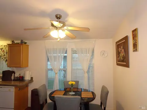 212 Valencia Dr, Fairfield, CA 94533 photo 6