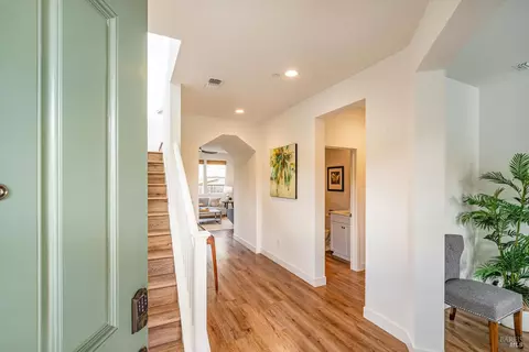 1601 Rose Clover St, Santa Rosa, CA 95403
