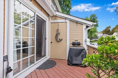 Exterior - 397 E 2nd St, Benicia, CA 94510 photo 4 of 5