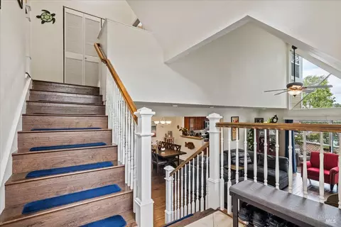 Entry Way - 397 E 2nd St, Benicia, CA 94510 photo 4 of 5