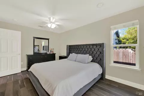 Bedroom - 2445 Maple Ave, Concord, CA 94520 photo 7 of 8