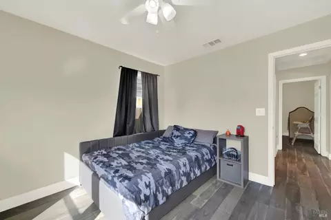 Bedroom - 2445 Maple Ave, Concord, CA 94520 photo 2 of 8