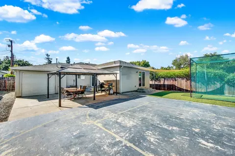 Exterior - 2445 Maple Ave, Concord, CA 94520 photo 10 of 16