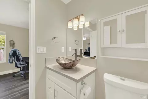 Bath - 2445 Maple Ave, Concord, CA 94520 photo 5 of 5
