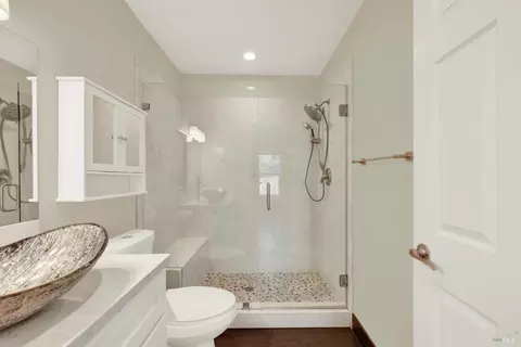 Bath - 2445 Maple Ave, Concord, CA 94520 photo 3 of 5
