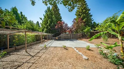 Exterior - 2231 Silver Fox Cir, Fairfield, CA 94534 photo 12 of 28