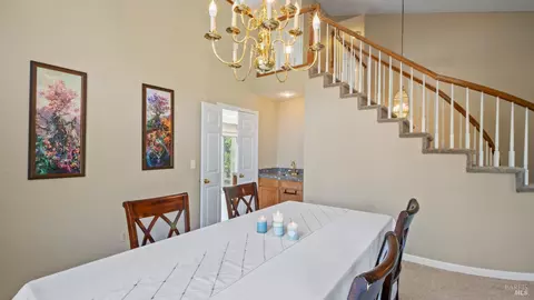 Dining - 2231 Silver Fox Cir, Fairfield, CA 94534 photo 3 of 4