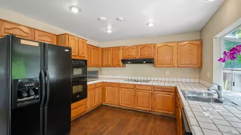 Kitchen - 2231 Silver Fox Cir, Fairfield, CA 94534 photo 2 of 3