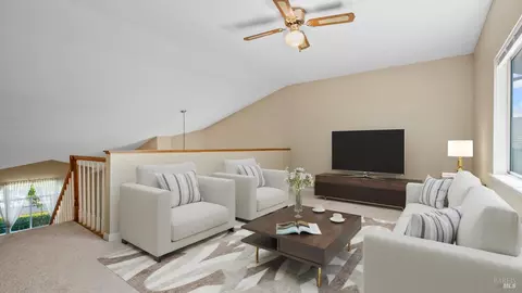 Living - 2231 Silver Fox Cir, Fairfield, CA 94534 photo 4 of 4