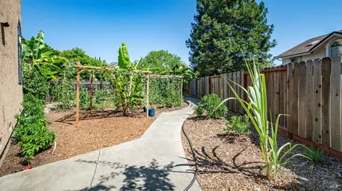 Exterior - 2231 Silver Fox Cir, Fairfield, CA 94534 photo 20 of 28