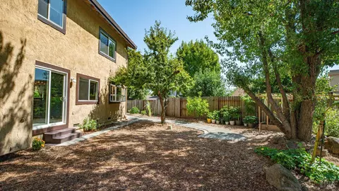 Exterior - 2231 Silver Fox Cir, Fairfield, CA 94534 photo 6 of 28