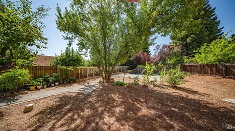 Exterior - 2231 Silver Fox Cir, Fairfield, CA 94534 photo 8 of 28