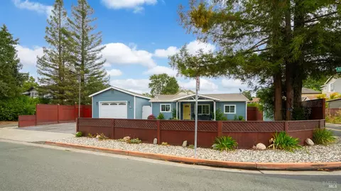 Exterior - 8602 Alden Ln, Windsor, CA 95492 photo 3 of 11