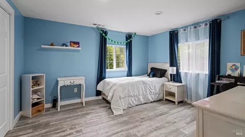 Bedroom - 8602 Alden Ln, Windsor, CA 95492 photo 2 of 3