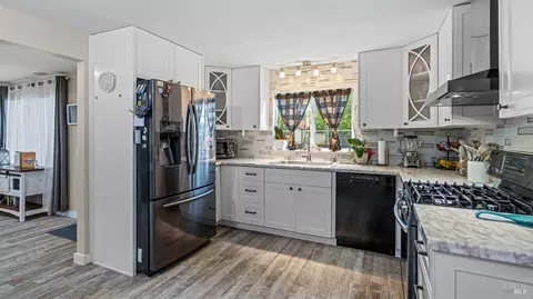 Kitchen - 8602 Alden Ln, Windsor, CA 95492 photo 2 of 2
