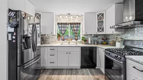 Kitchen - 8602 Alden Ln, Windsor, CA 95492 photo 1 of 2