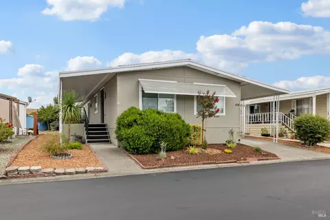 108 Estrella Dr, Santa Rosa, CA 95403