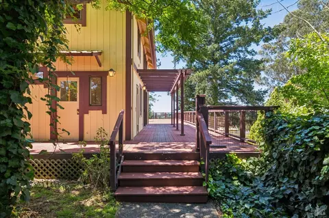 411 Highland Ave, Penngrove, CA 94951