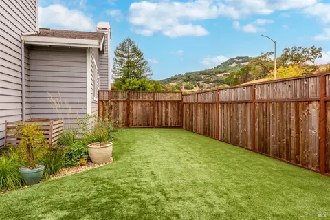 Exterior - 3 Windmill Pl, Novato, CA 94945 photo 5 of 7
