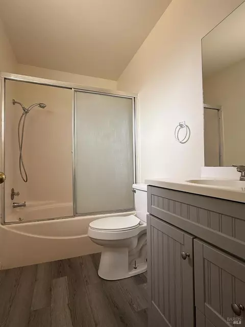 Bath - 137 Edwin Dr, Vacaville, CA 95687 photo 3 of 3