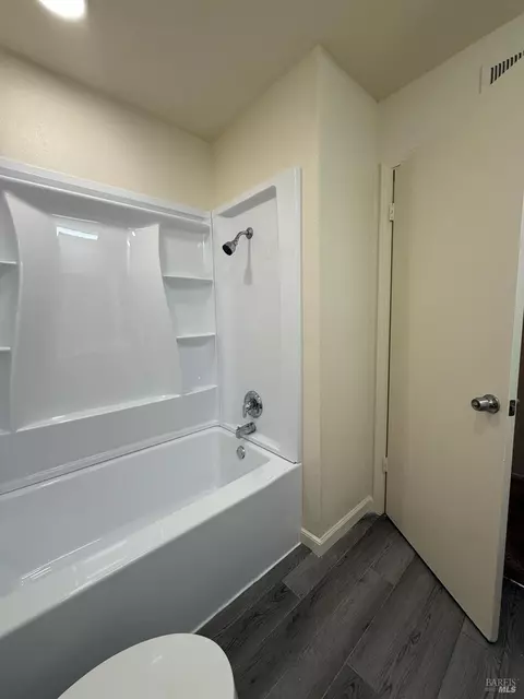 Bath - 137 Edwin Dr, Vacaville, CA 95687 photo 2 of 3