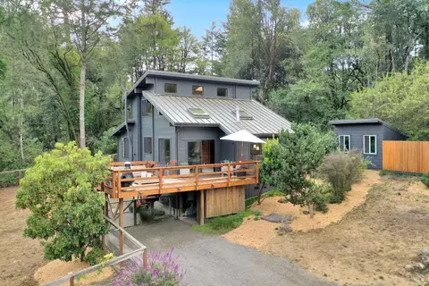 3020 Burnside Rd, Sebastopol, CA 95472