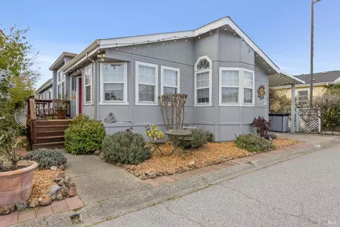 37 Yosemite Rd, San Rafael, CA 94903